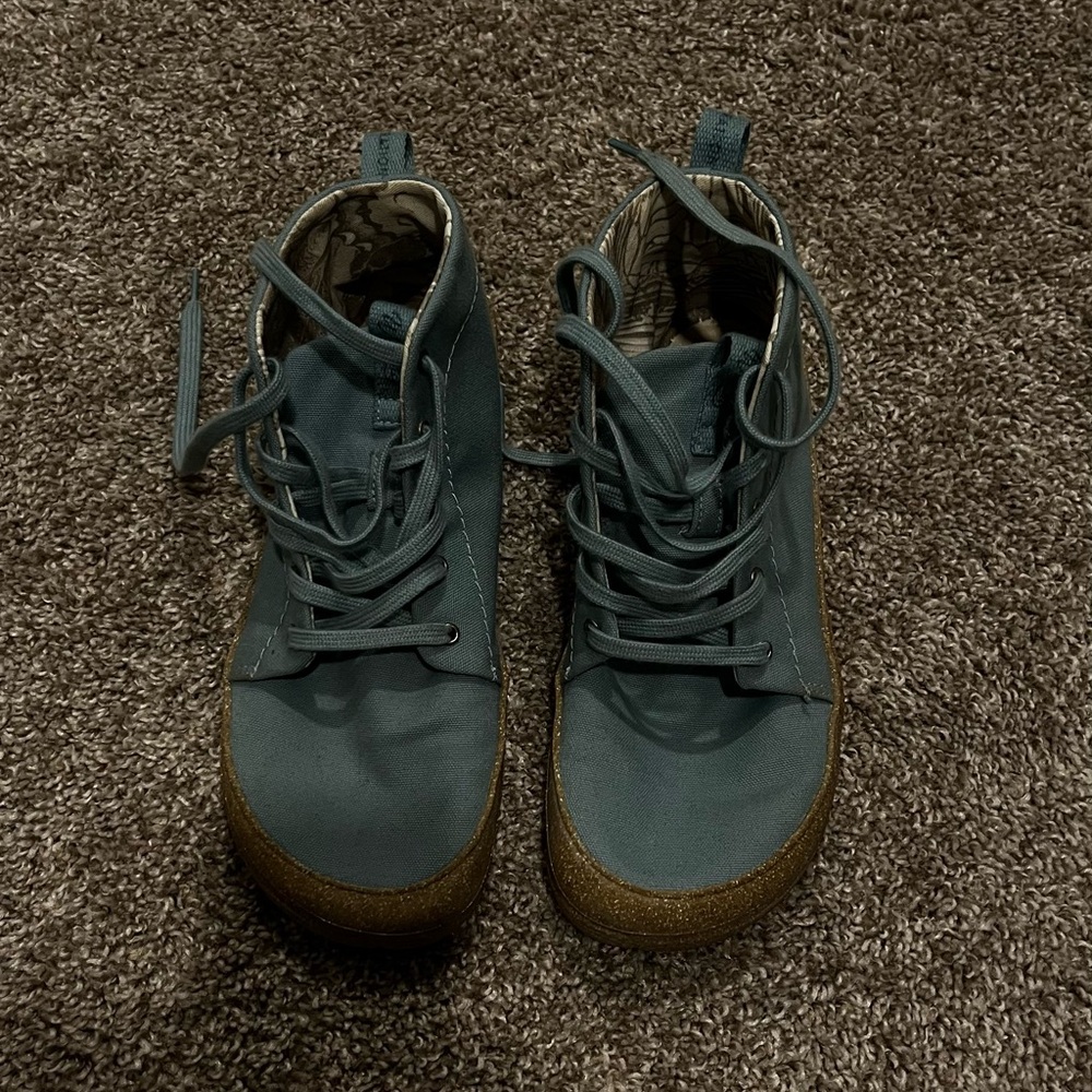 Wilding Barefoot Blue High-Top Shoes